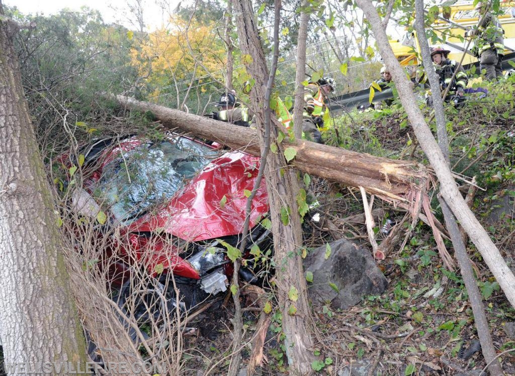 10/26/18 - MVA with entrapment on Alpine Road. Photos by Curt Werner